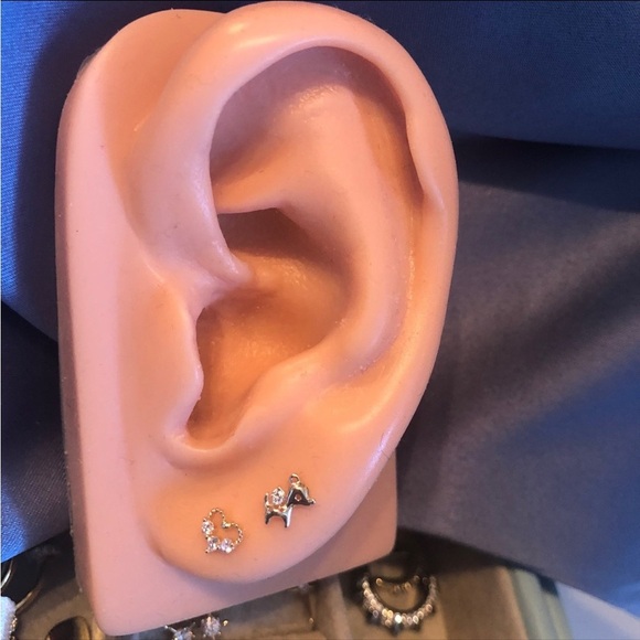 Solid gold 14k stamped deer Stud single earring - Picture 5 of 9